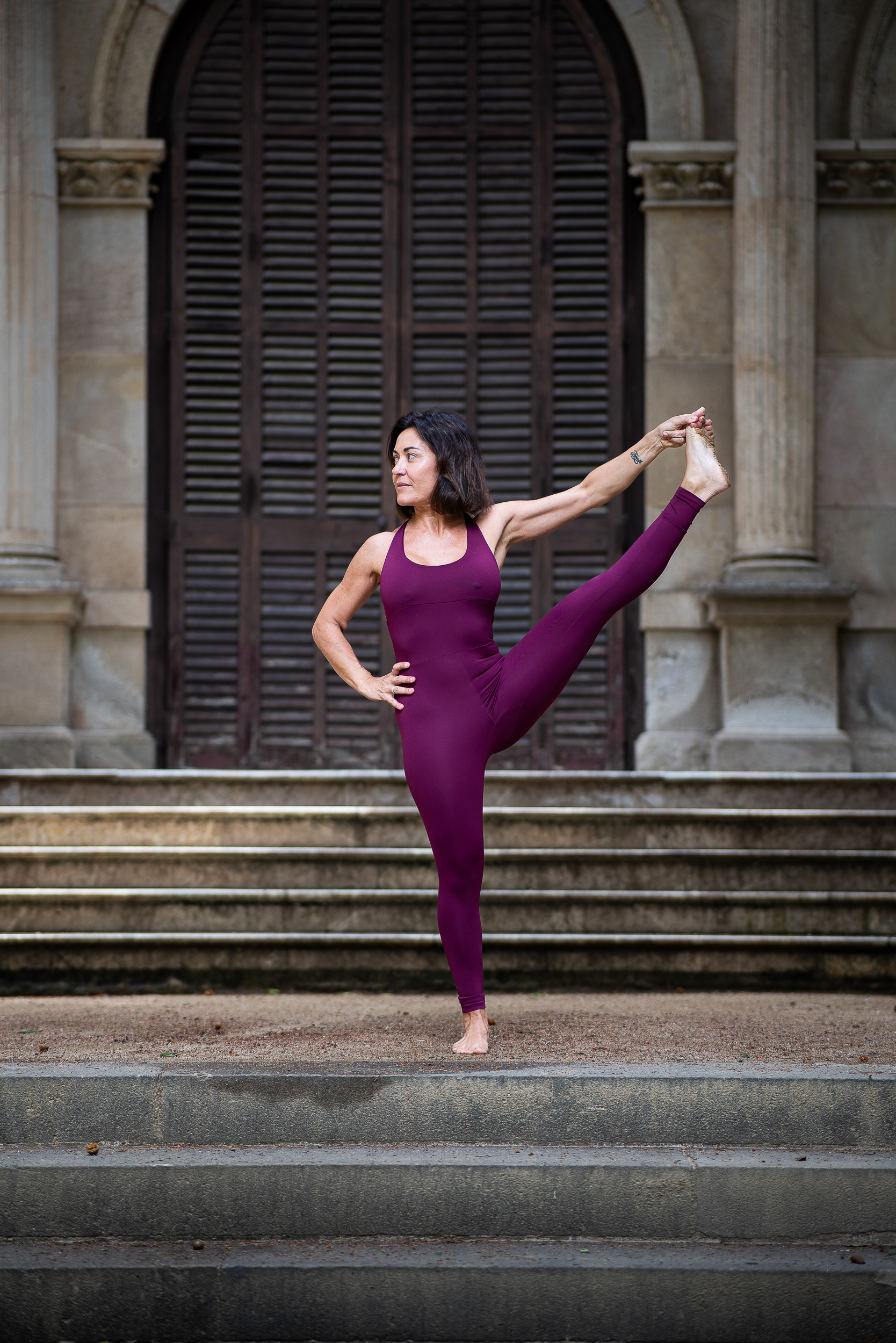 Lotta y Nieves-11 Nieves en equilibrio sobre una pierna